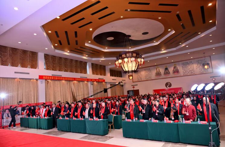 易海浪人院长率队参加四川成都鹤鸣山2025年会